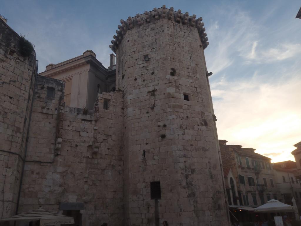 Turkish Tower Apartment Сплит Номер фото